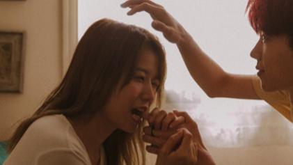 在他说爱惨了我的那一天，我当着他的面亲手打掉了我们的孩子