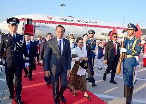 搭理你一句算我输
当前140个国家及30多个国际组织的领导，包括俄罗斯总统普京、