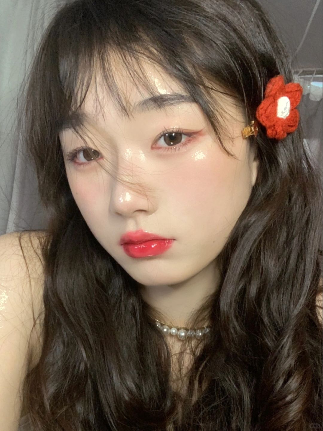 新手也可以化的新年开运妆✨附教程~
新的一年就是要红红火火！🔥
眼妆tips: