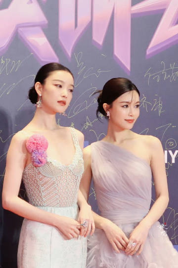 倪妮 & 文咏珊 ​​​
