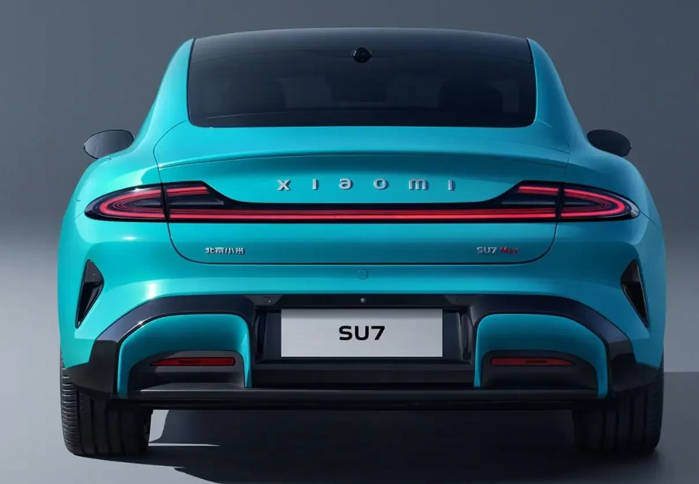 官方权威第一数据：小米SU7，C级车。
1、1-100迈2.78秒，0-100刹