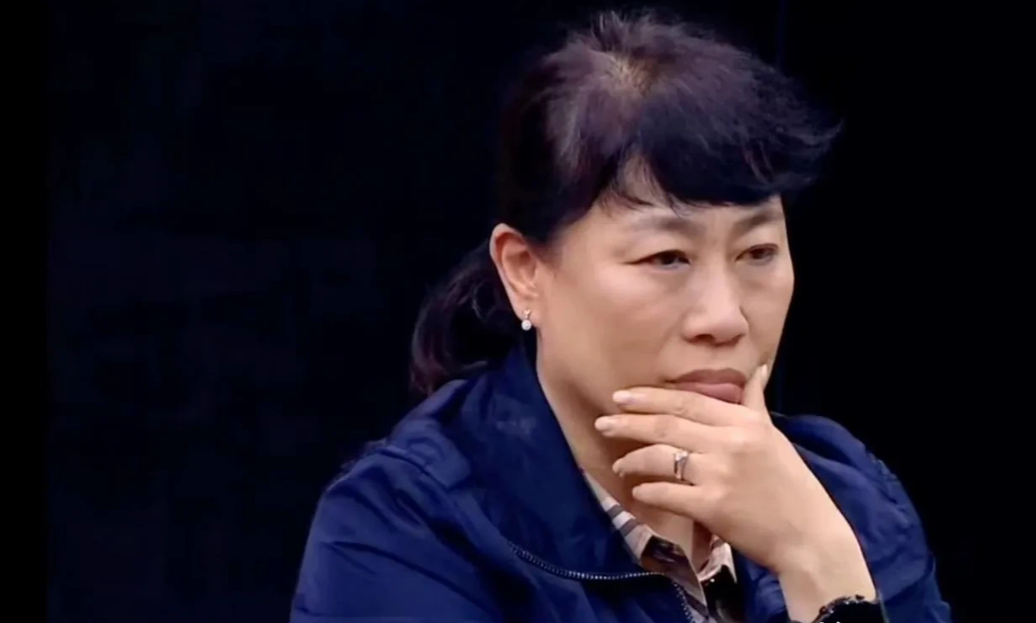 中国篮协进行了高层人员调整，王芳离任，柴文胜接替了她的职位 
中国篮协国家队委员
