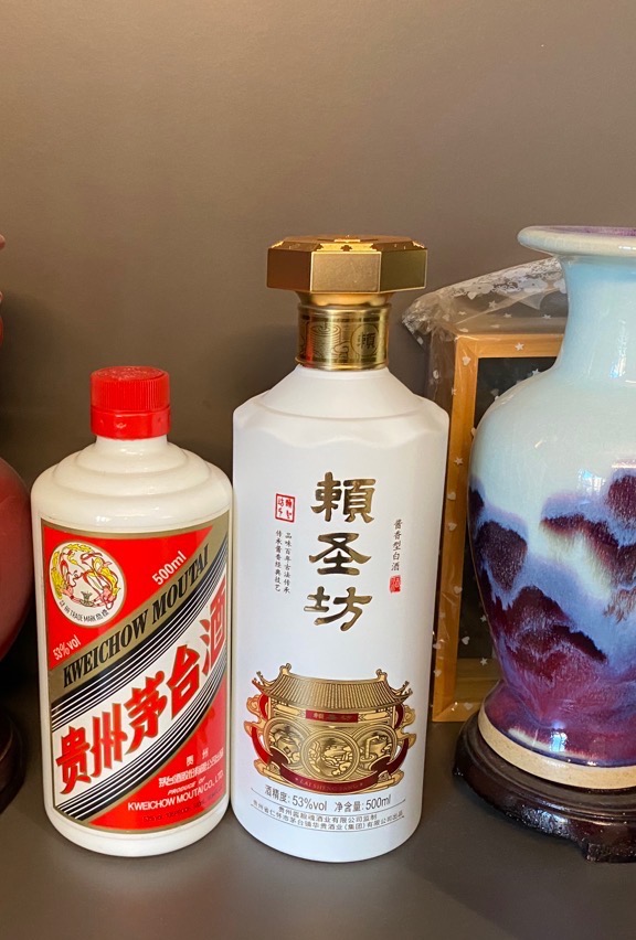 近期消息：中国男人喝酒的4个层次，什么收入决定喝什么酒，看你目前处在哪一层？

