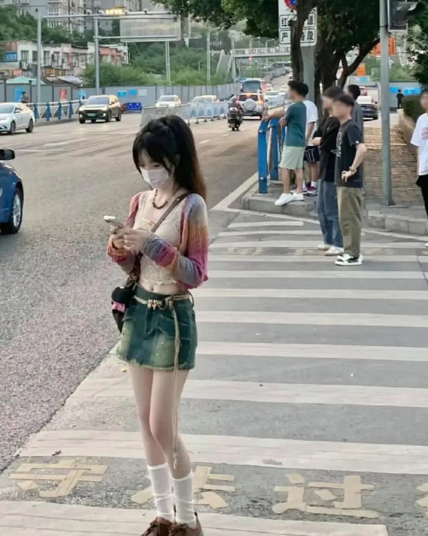你们觉得开国产车能追到这样的女生吗