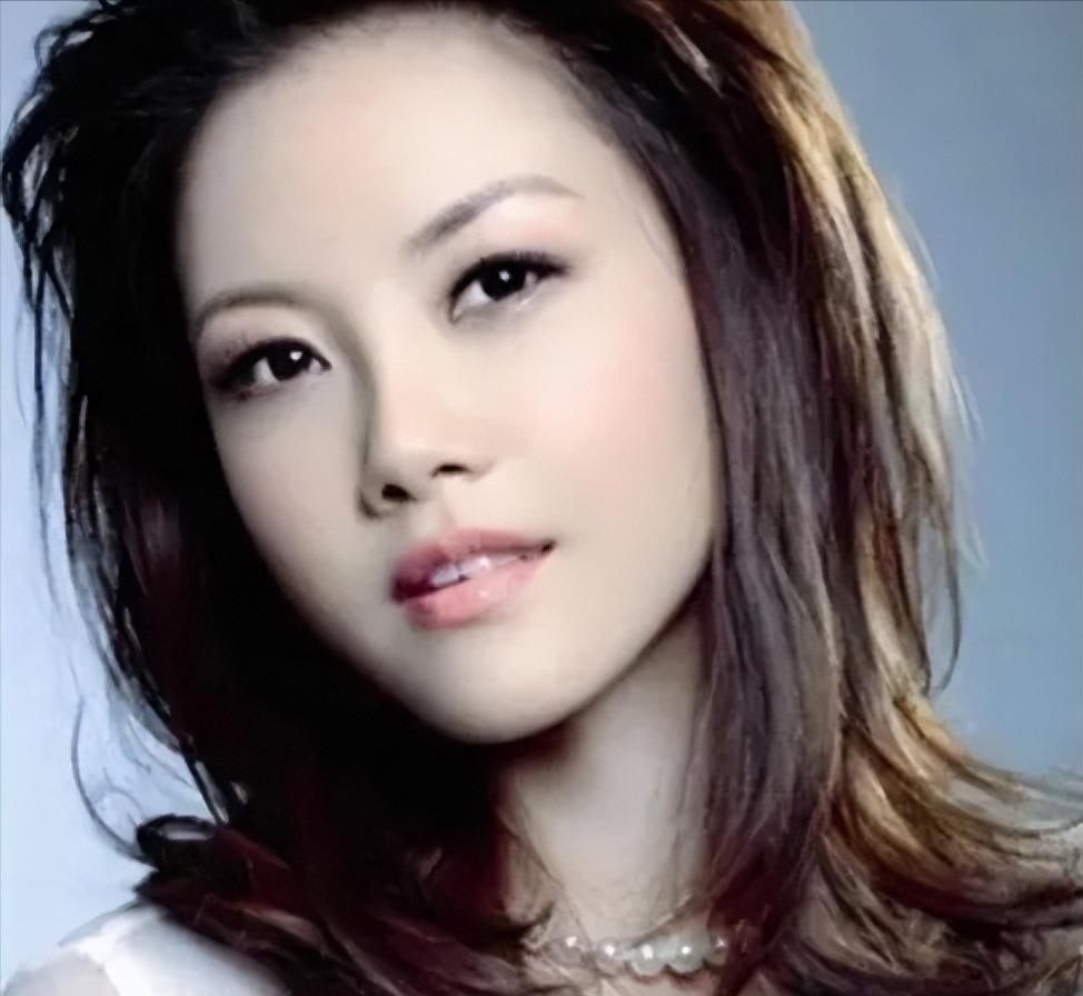 1998年，戴娆到石家庄拍广告，说好的20万酬劳，拍完以后却只给了2万，戴娆一气