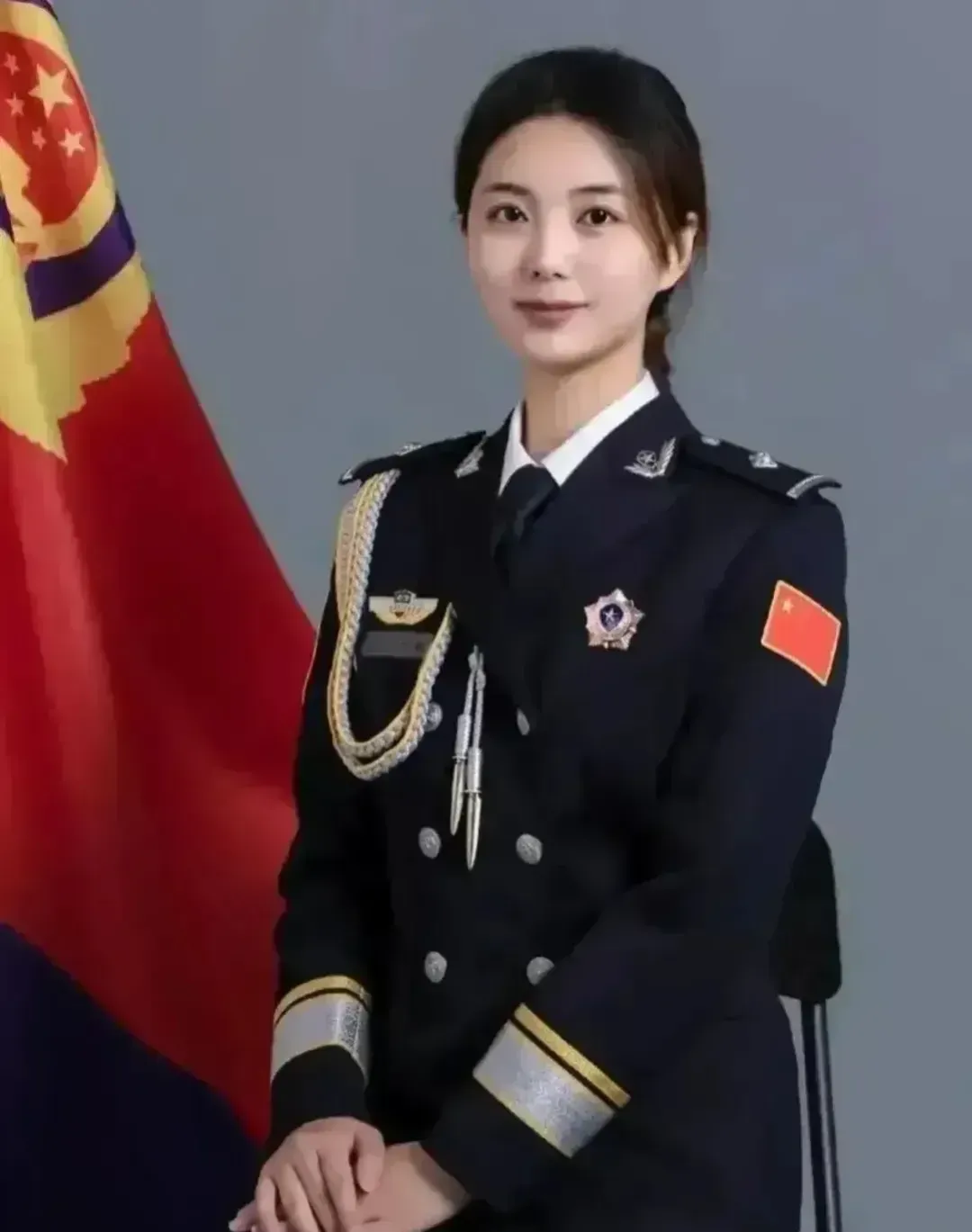 开始了，刚看到这几组照片，我就感觉好熟悉，很熟悉，好像在哪里见到过？一下子我又开