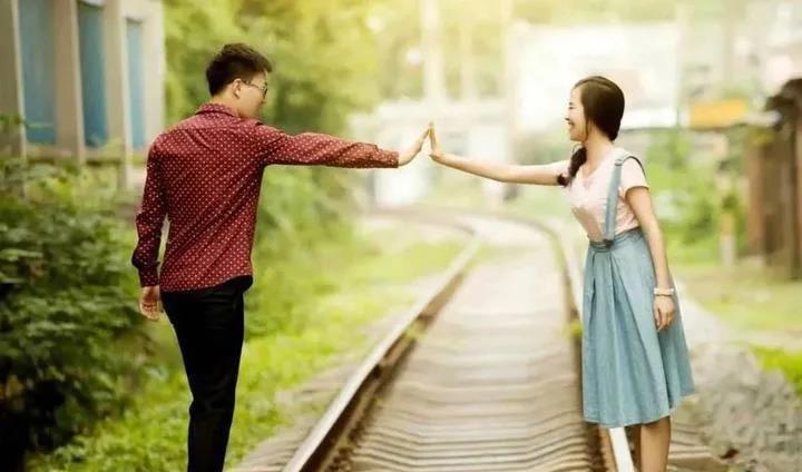 同学离婚了，带着儿子净身出户的。房子是婚前婆婆买的，她连想都没想，装修是用的彩礼