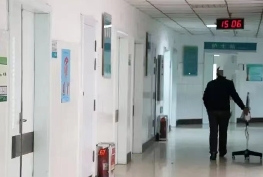 重庆，72岁老人生病独自入院，因多名子女均不来看望，入院第3天伤心过度跳楼自杀。
