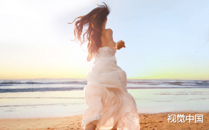 结婚纪念日，丈夫为救白月光，抛下怀孕的我，我被烧死后，他疯了……