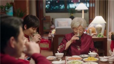 家规过年必须都得回娘家？《烟火人家》有点东西