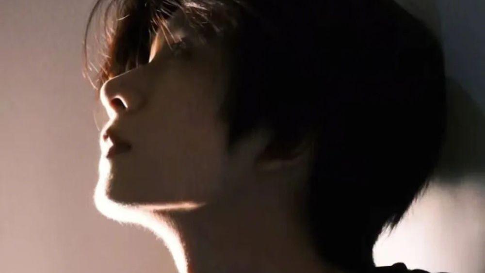 前男友的遗物里有枚钻戒，是打算跟我求婚用的。可我分明记得，当初要跟他复合时，他怎么都不肯同意。