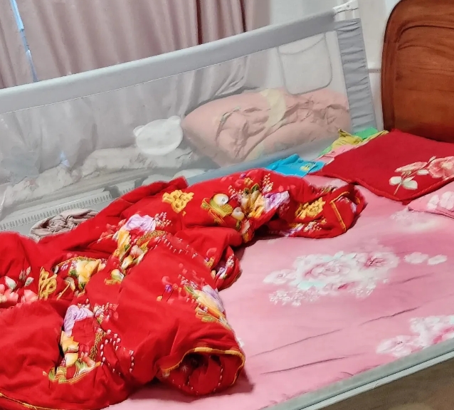 每次来儿子家，儿子都不让我进儿媳妇卧室，也不说为什么，我就偏偏进卧室，看看到底有