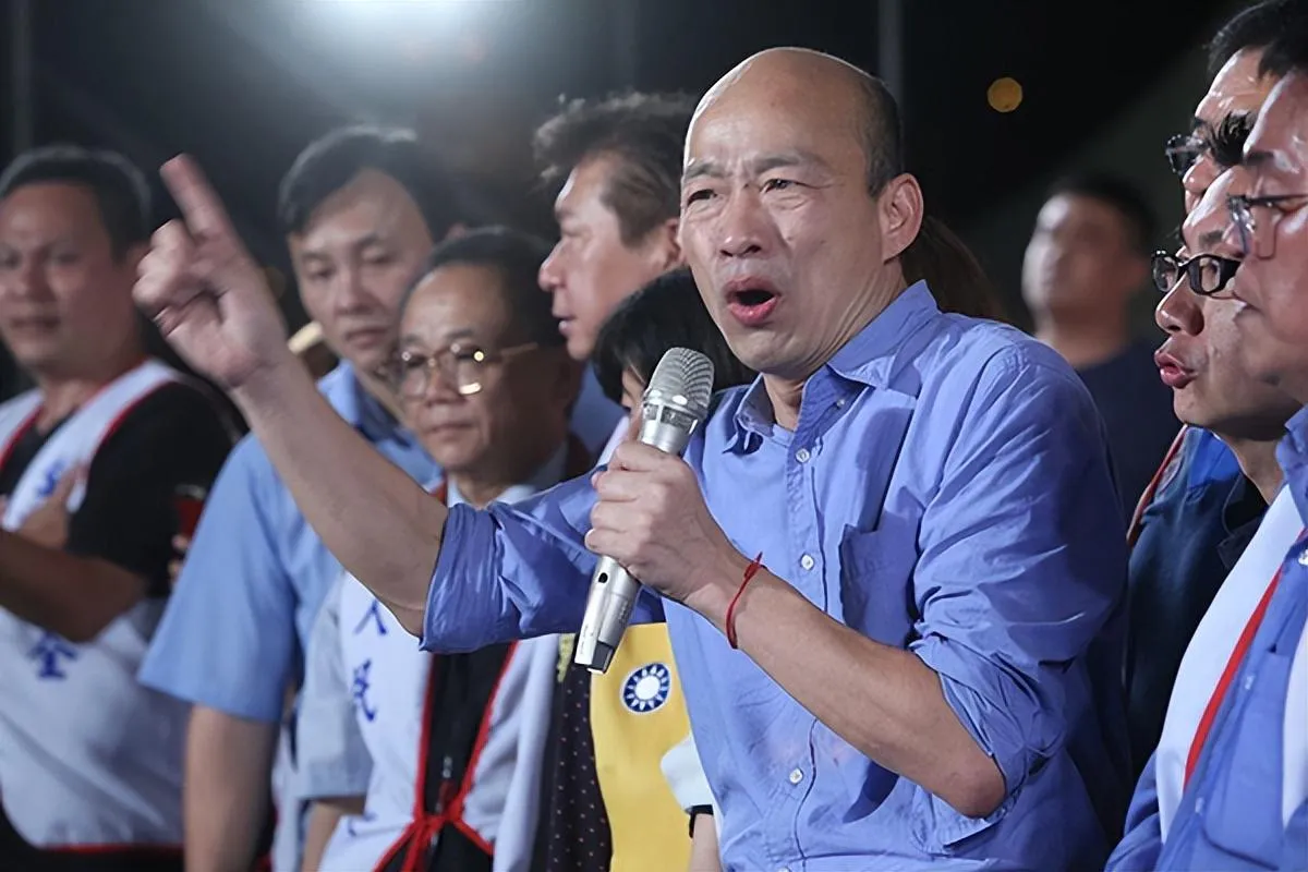 韩国瑜喊话:再给国民党一个机会！
11月23日的一场活动上，韩国瑜向支持者喊话: