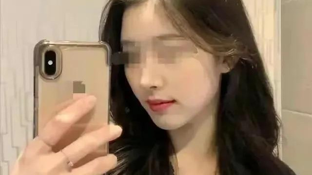 女幼师和情夫家中激战的6分钟视频, 误发业主群, 年轻会玩体力好