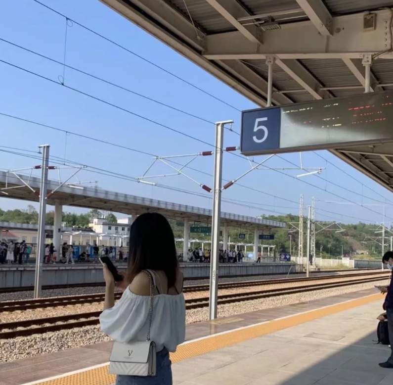 我公公年轻时就经常家暴我婆婆，而我婚前只是略有耳闻，也有些怕我老公会学来这些坏毛