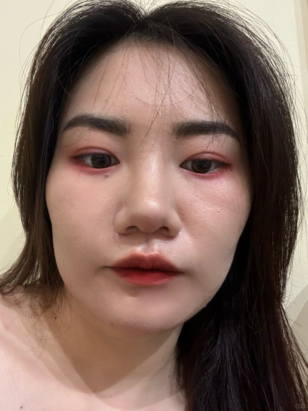 菱形脸无效化妆🆚有效化妆！
菱形脸的宝宝们可以放弃浓妆和腮红了（图1️⃣车祸现