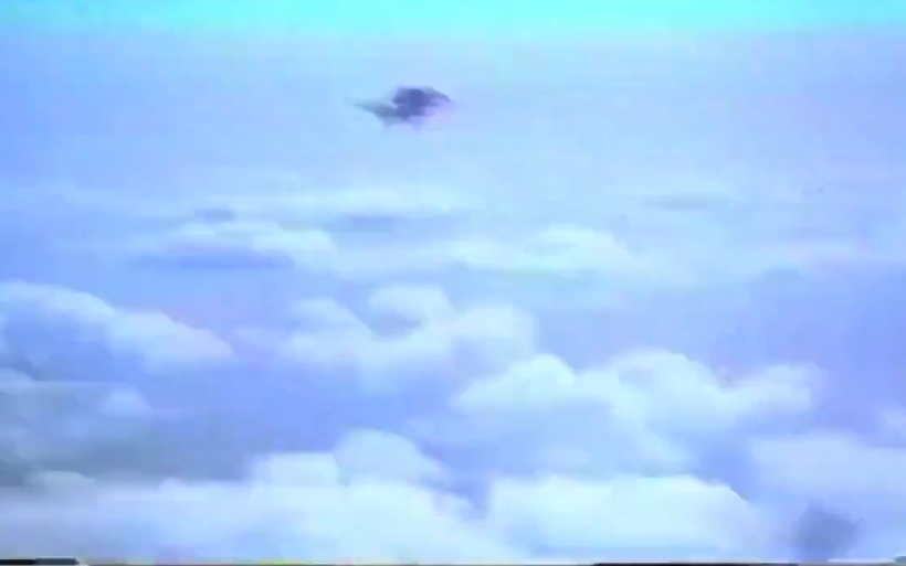 淹死的都是会游泳的。视频中，跳伞运动员麦奎尔正在进行10000英尺高空拍摄跳伞课