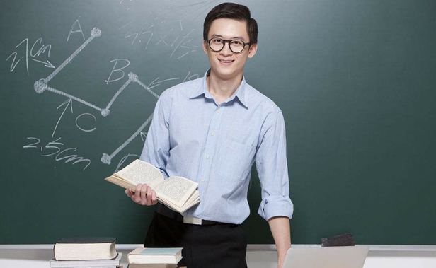 大家留意过吗
男教师的另一半都是干什么工作的？
我统计了一下我们学校已婚的男教师
