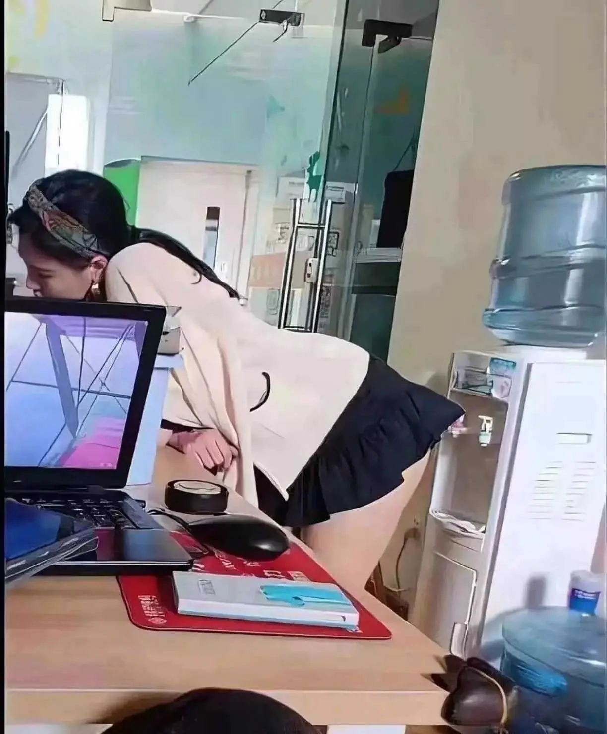 公司消耗最快的就是桶装水了，我几乎每天都要换一桶水