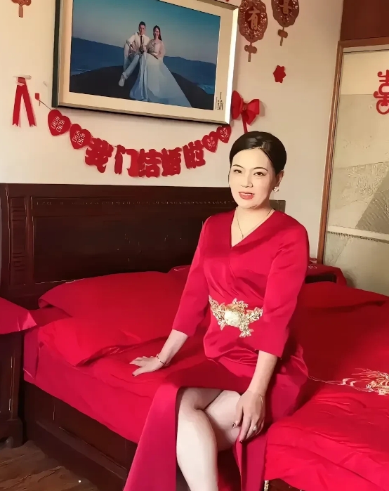 我妥协了，
接了个盘，
42岁，
24万彩礼，
没办法了，
算是妥协了，
大家觉