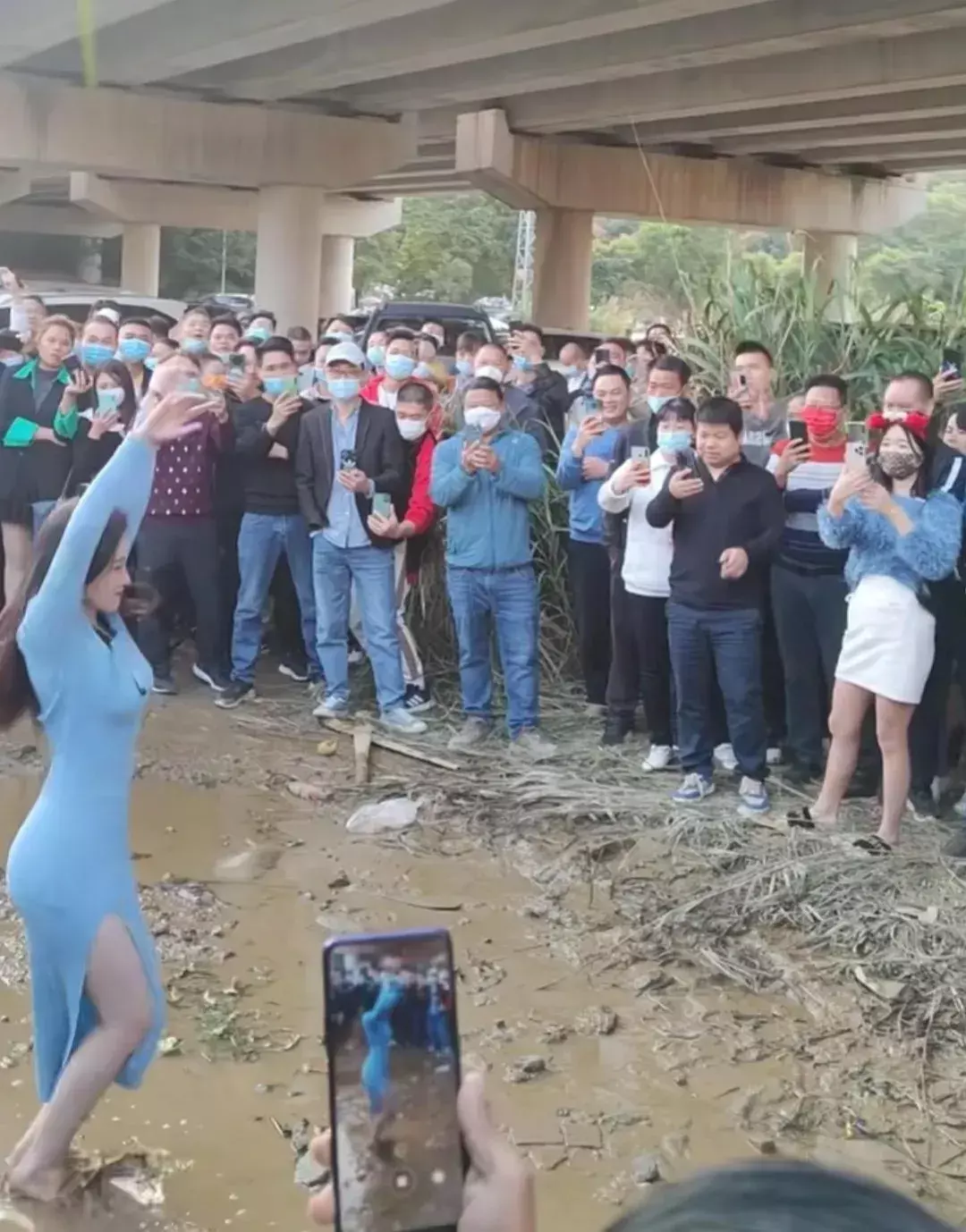 为了能火，拼了！