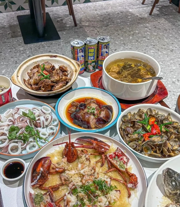 我表嫂太命苦了，40岁，我表嫂去年腊月二十被净身出户，回娘家才呆了半年，她的妈家