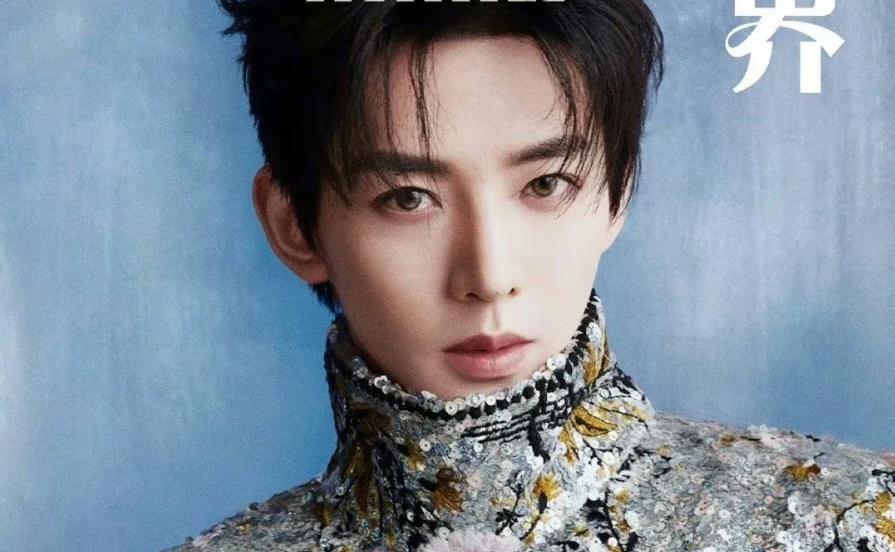 在今年这个暑假，凭借和杨紫共同出演古装偶像剧《长相思》一路蹿红的邓为，官宣了第一