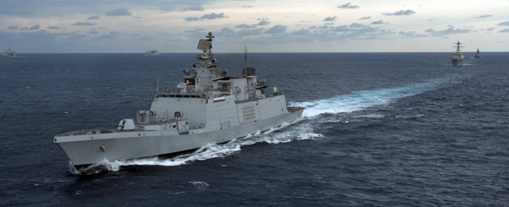 你知道想要击中一艘055万吨大驱有多难吗？
         俄乌战争中莫斯科号