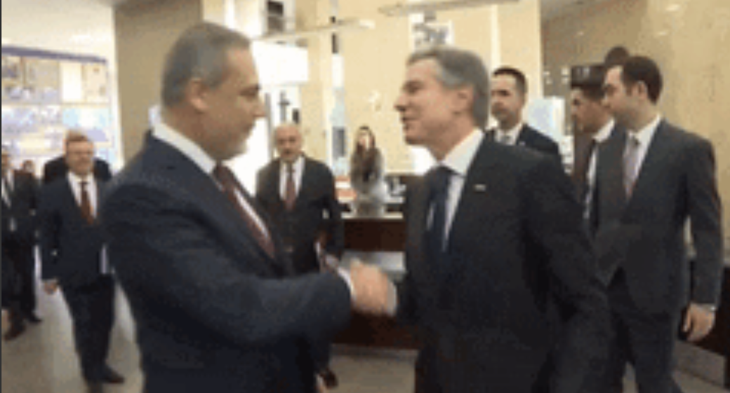 土耳其网民热烈探讨美国国务卿布林肯与其外长会晤的视频

土耳其媒体和社交网络用户