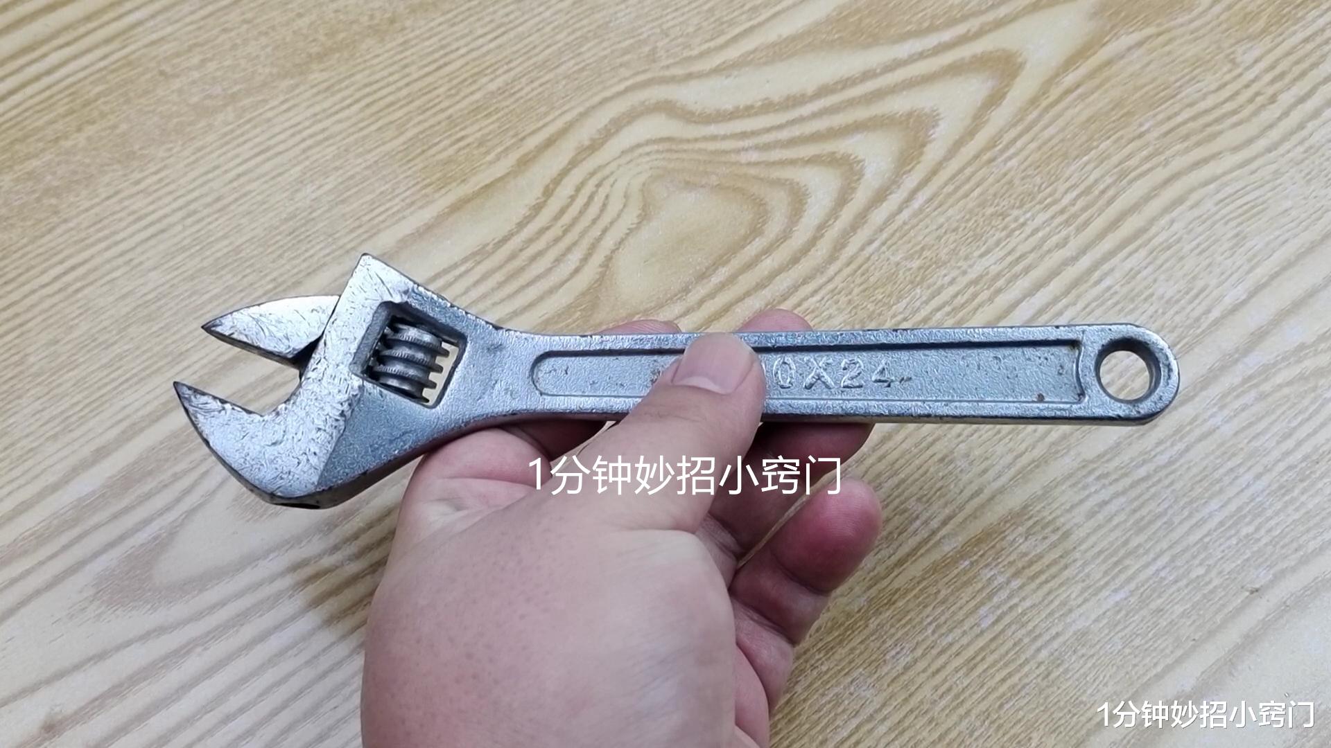 活动扳手怎么拆