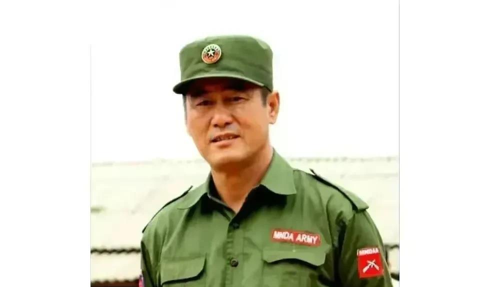 一个是诈骗大王，现任果敢王，混的风生水起，家族开了很多诈骗割腰子园区，危害中国社