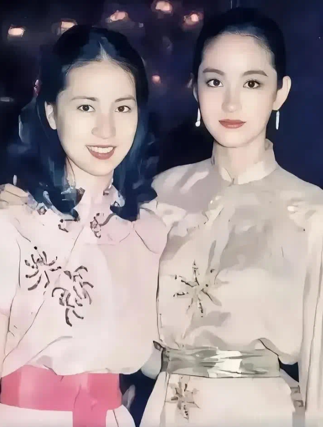 实话实说，年轻时的林凤娇与林青霞相比简直无法匹敌，将她们两人并列在一起，并以“二
