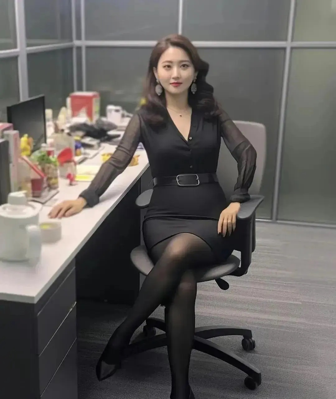 新来的女同事, 能打几分?