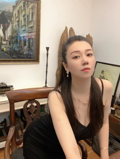 如今，我已经年过 48 岁，仍然保持着单身。诚实地讲，未婚生活有时会让我感到不安