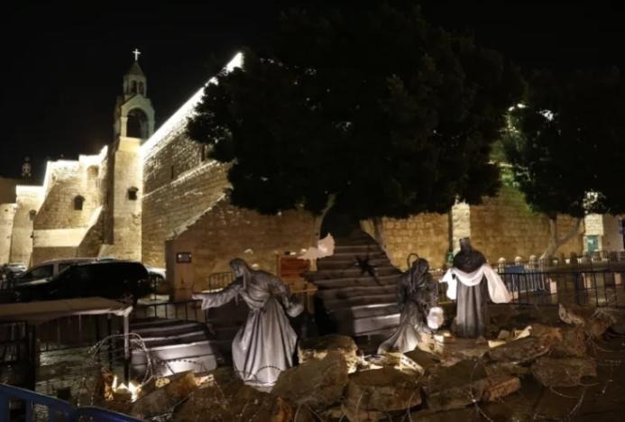 以军“平安夜大屠杀”，加沙遭遇猛烈且密集空袭，教皇方济各发声谴责。就当西方国家都