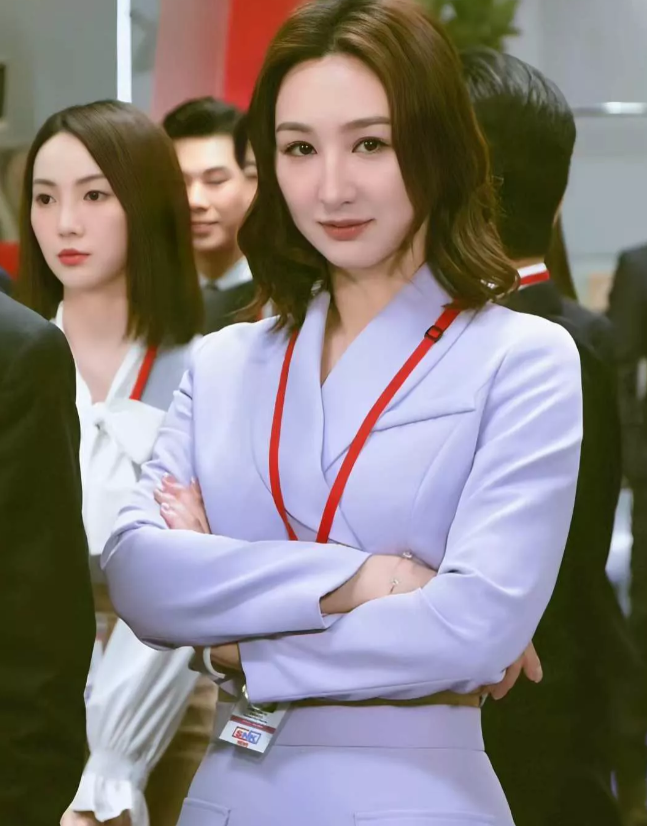 TVB确实拒绝了白幼瘦的审美…
高海宁因参加港姐选美而进入演艺圈，拥有亮丽的外表