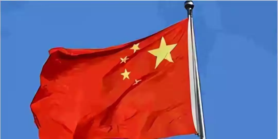 我在想，当人人都去直播带货了。地里的庄稼谁去种？影视的作品谁去写？边疆的安宁谁去