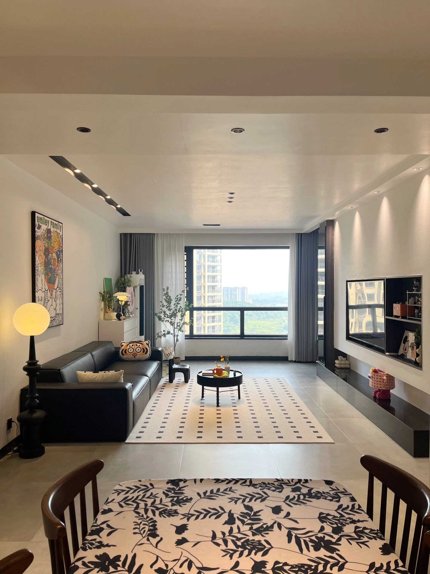 
建筑面积146，套内131
四室两厅两卫
硬装20W，软装6W
没找装修公司，