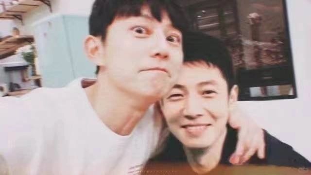 春晚同框“何炅，你好”“撒撒！”
连麦一分钟，幸福一年
我的牛郎织女双北，我等这