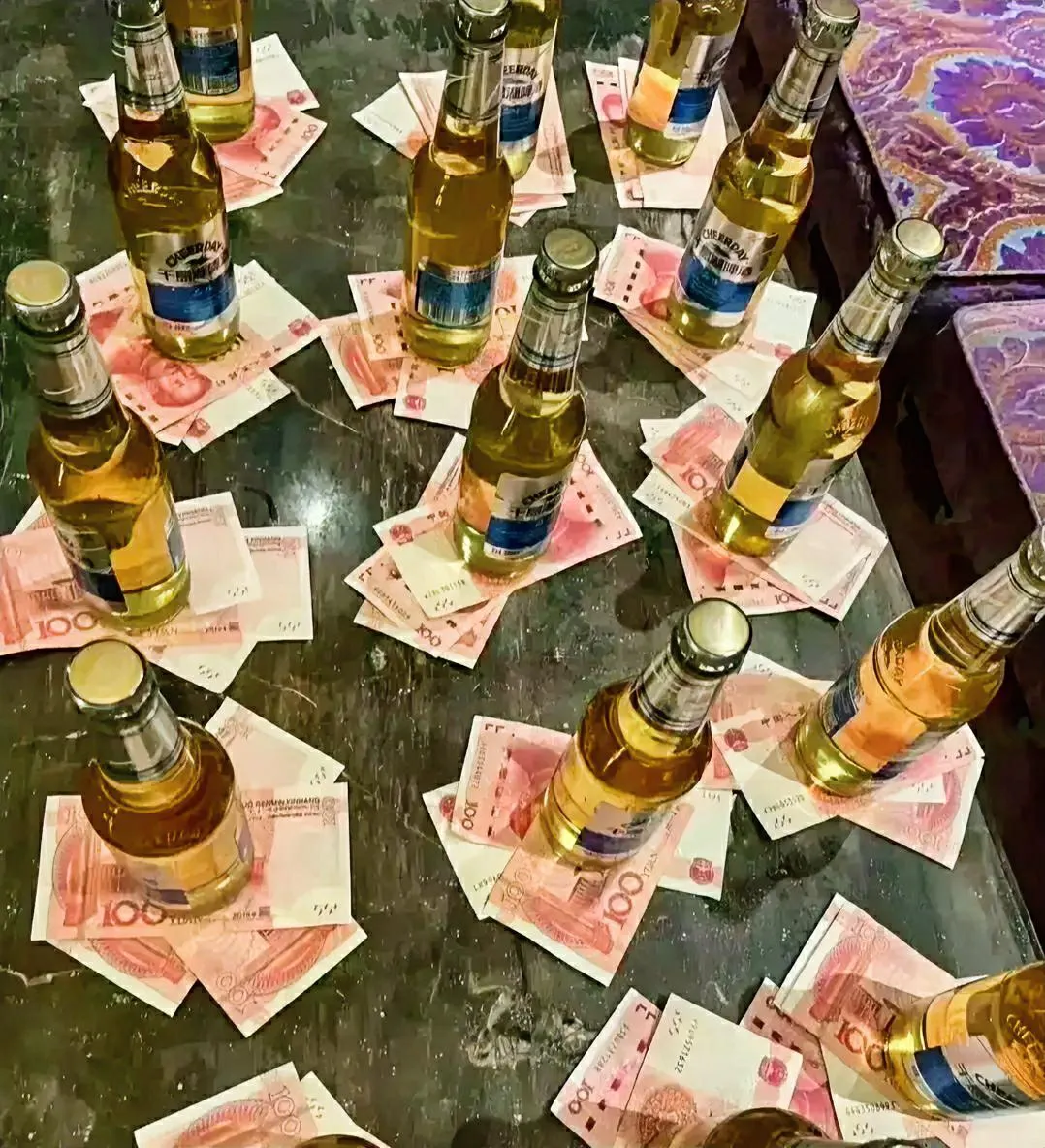 这种土豪局，你能喝多少瓶？