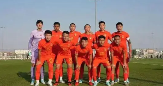 卡塔尔亚洲杯结束后，因年龄再难入选国家队的球员一览！
1、谭龙（35岁）司职前锋