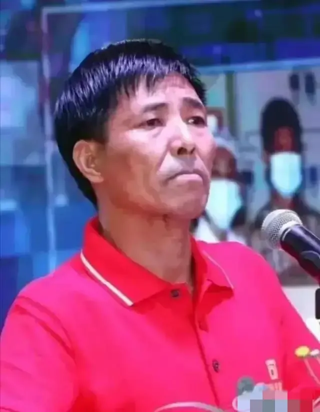 同盟军进入了老街的东城和金象城，途中遭遇了白、魏、刘三家民团的抵抗。缅军表面上的