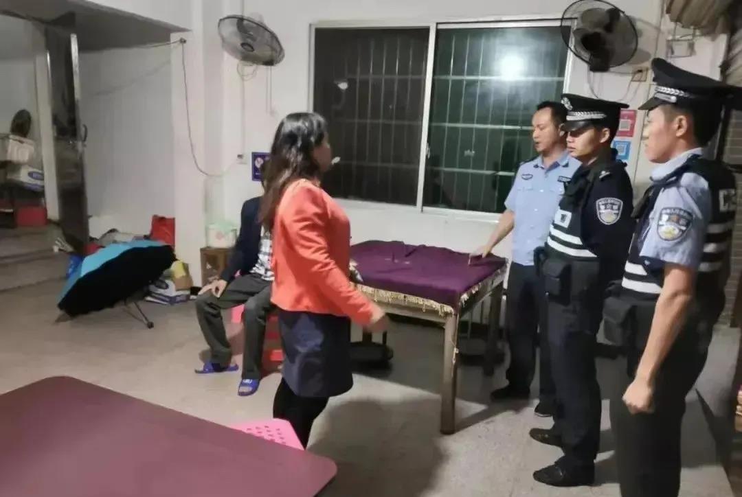 女子因上门女婿老公每月自留200元，大吵一架，老公离家出走了。女子称：走后两个月