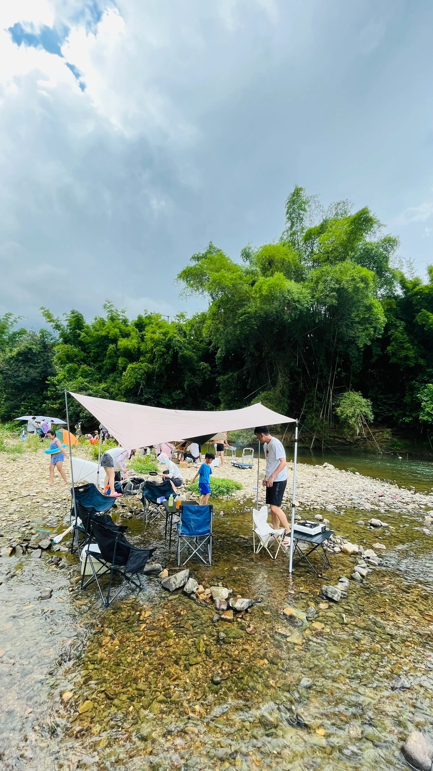 增城捞鱼溪流（鱼太多直接用网就能捞）