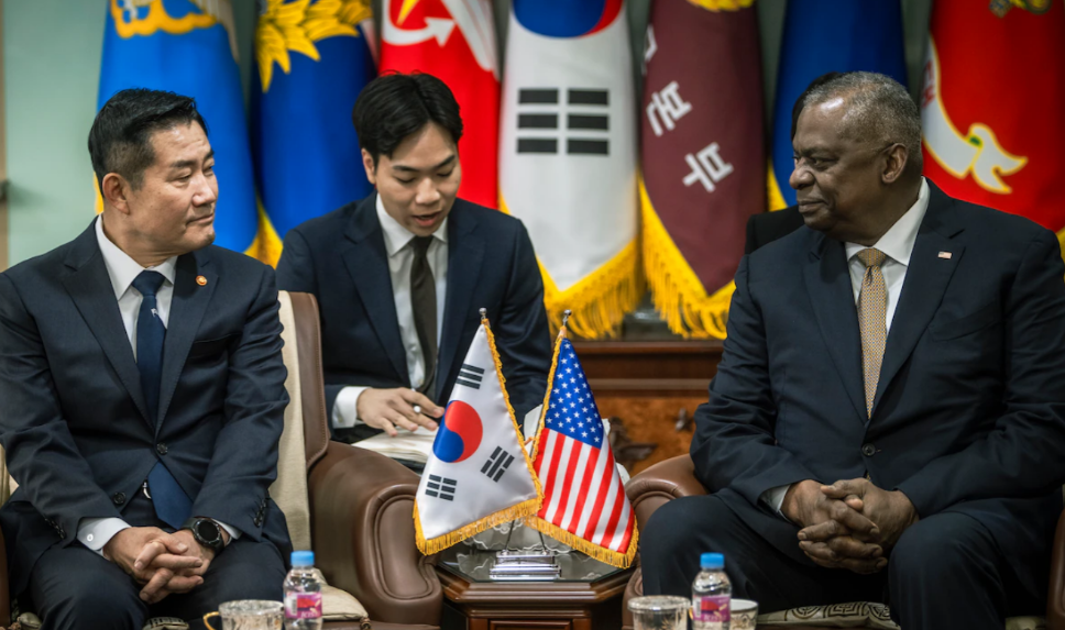 近日，美国防长奥斯汀在访问韩国时说：“美国军队是世界上最强大的军队”。
他说的也