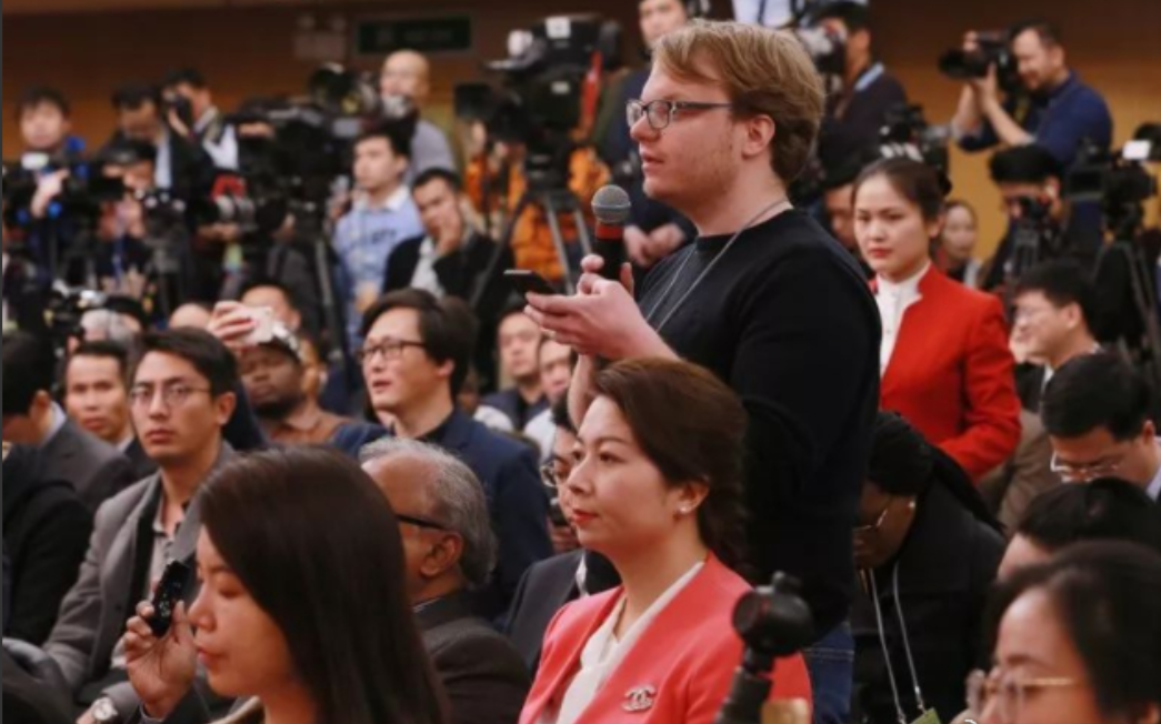 今天，外媒再次发出感叹，如今的中国已变得越来越“陌生”，陌生的令人“坐立不安”。