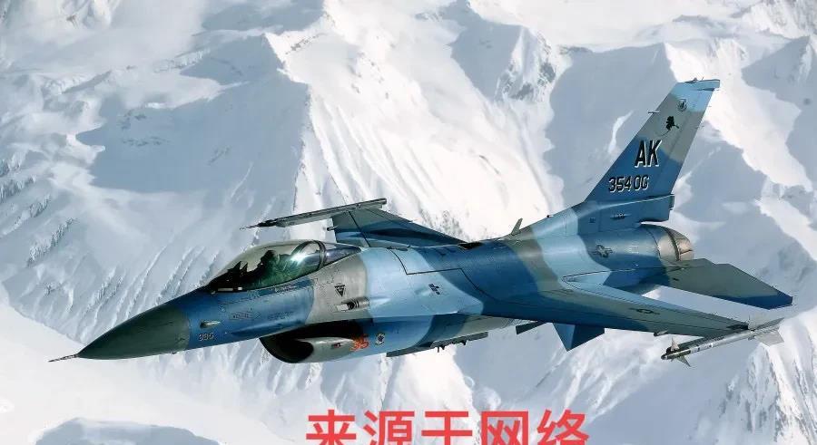 他悄悄的来了，带来了18名兄弟。荷兰援助的18架F16战斗机来到乌克兰。摩尔多瓦