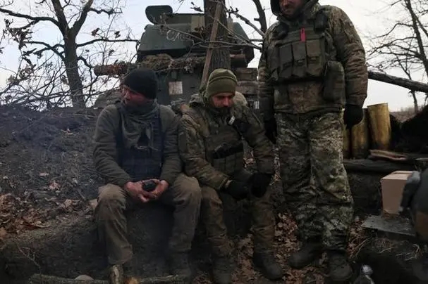 美国对乌克兰的指令发生了变化，不再要求进攻收复失地。《华盛顿邮报》1月26日援引