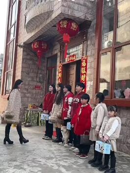 就这家庭，男的一个月挣几万块钱才够开销啊？