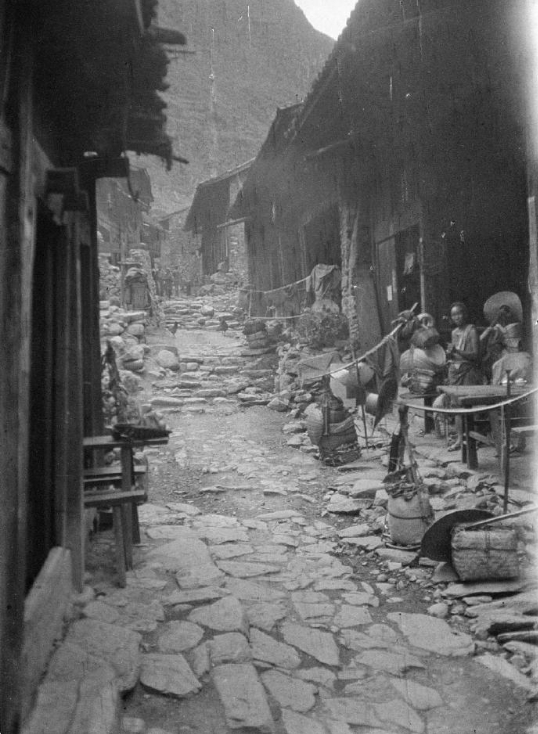 1917年：从四川汶川县到茂县 ​​​